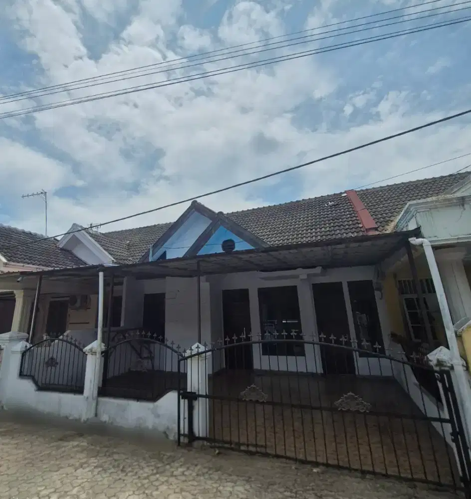 DISEWAKAN MURAHHH RUMAH BARU RENOVASI, BEBAS BANJIR, AKSES JALAN BESAR