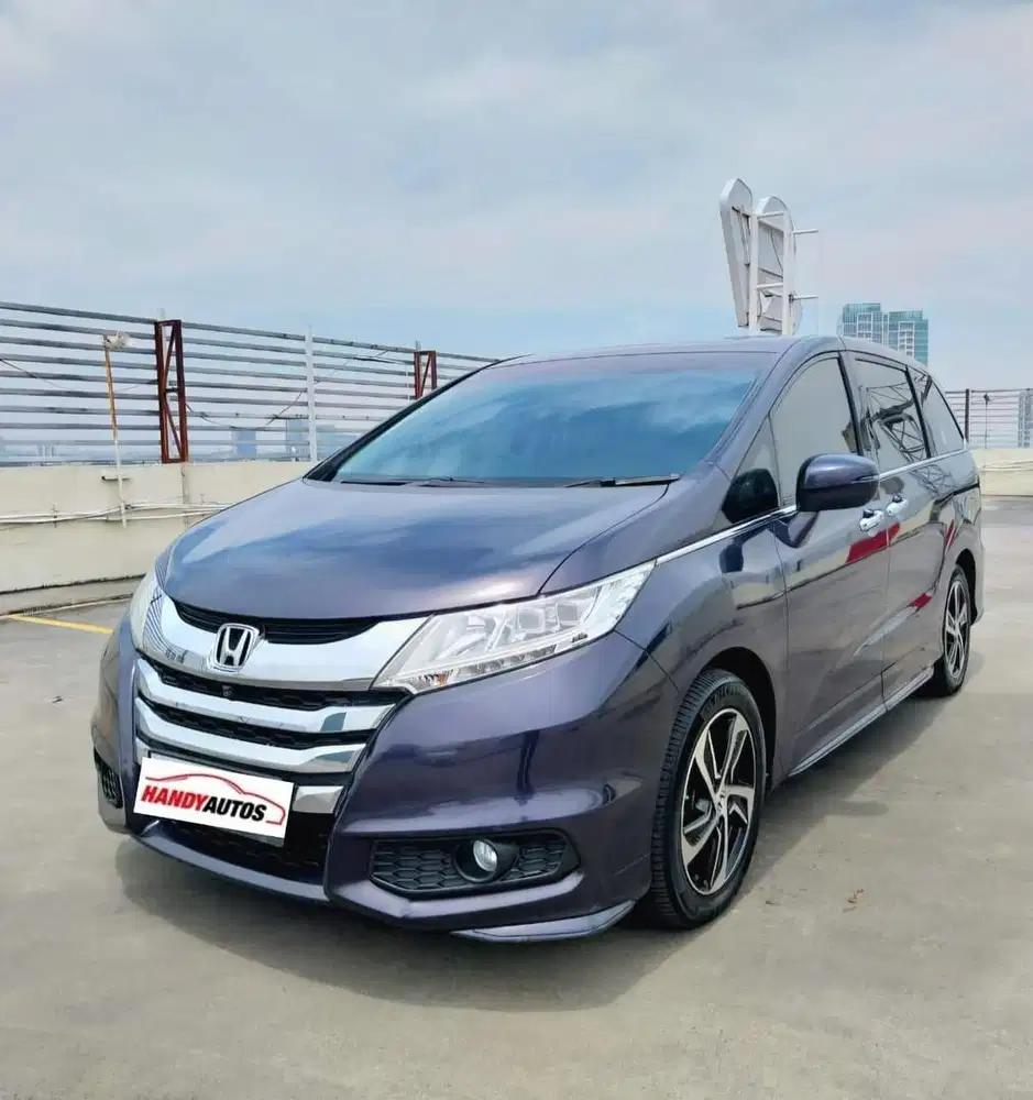 Honda Odyssey E Prestige Tahun 2014 Automatic Ungu Metalik