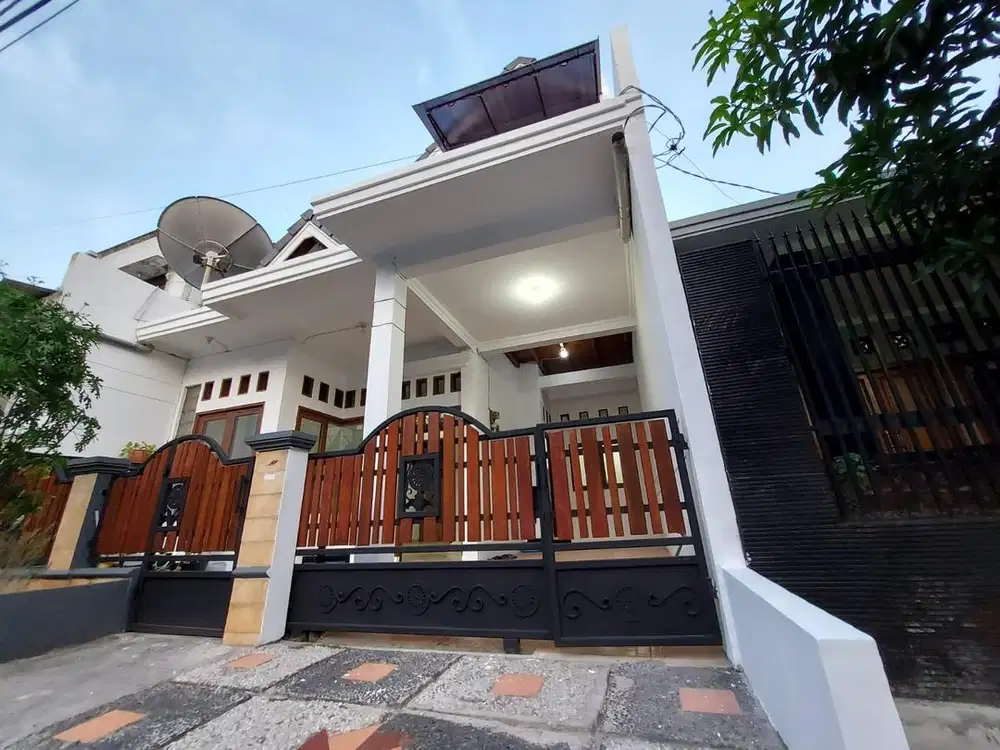 Dijual rumah 2 lantai SHM Plamongan Indah Semarang Kota