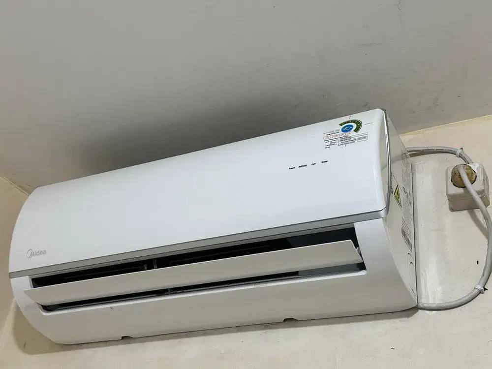 AC 1/2 PK Midea