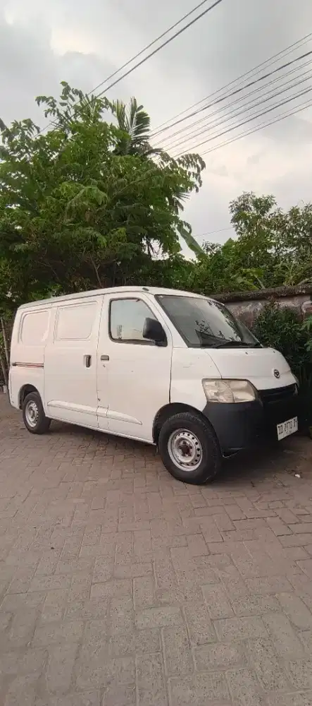 Grandmax Blind Van