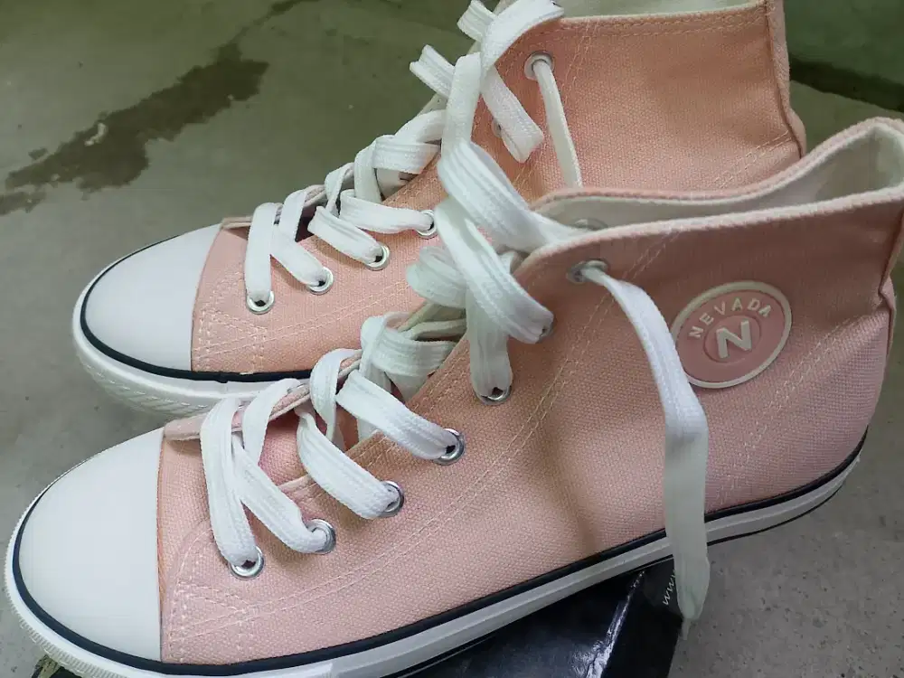 Sepatu Nevada Baru Ukuran 40