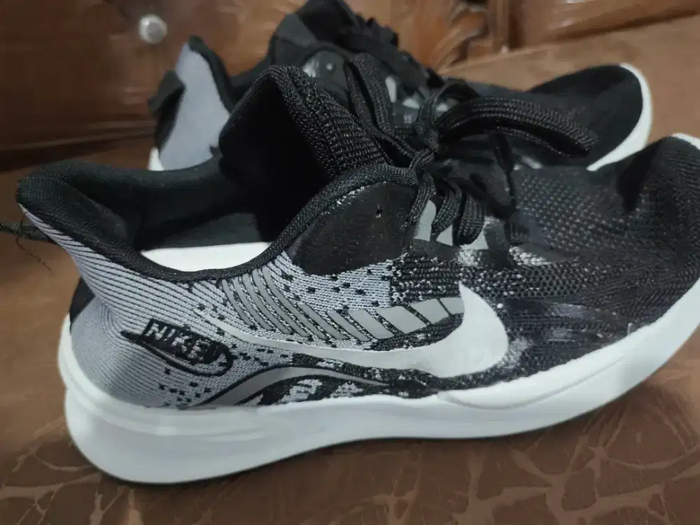 Nike running pegasus size 43