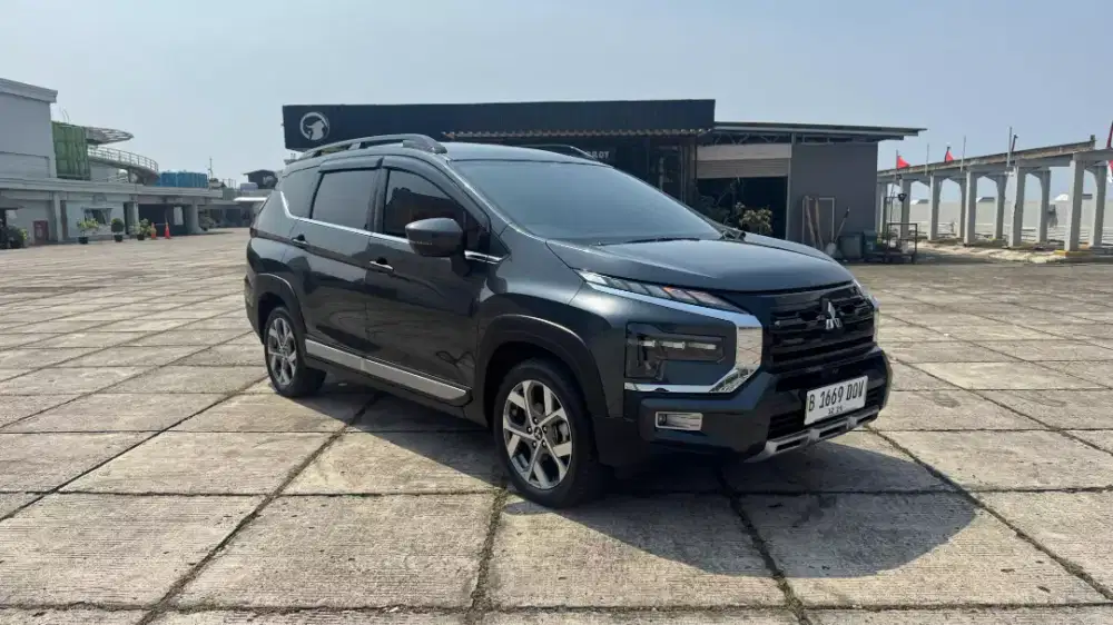 ( KM LOW ) XPANDER CROSS 1.5 PREMIUM PACKAGE 2023/2024 MITSUBISHI