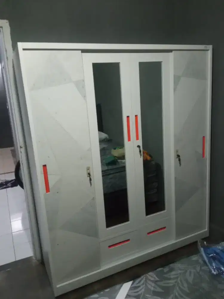 LEMARI PAKAIAN MINIMALIS BAHAN PLAT BESI PINTU GESER ANTI JAMUR