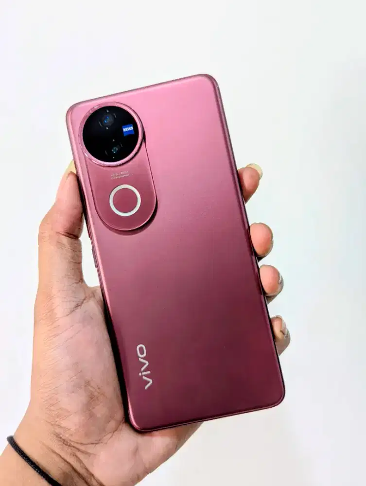 Vivo V50 5G 12/256 lengkap mulus Nominus