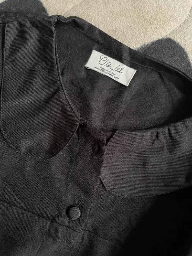 Kemeja Hitam Clo.id