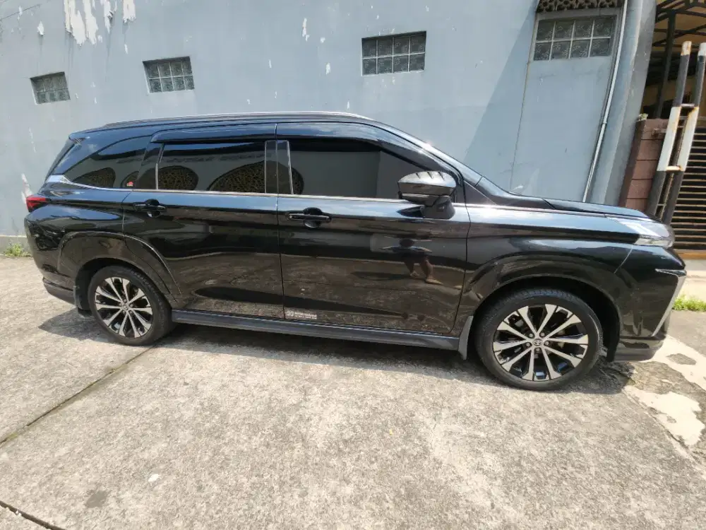 Dijual Toyota Avanza Veloz 1.5 Q CVT AT Non TSS Hitam  th 2022