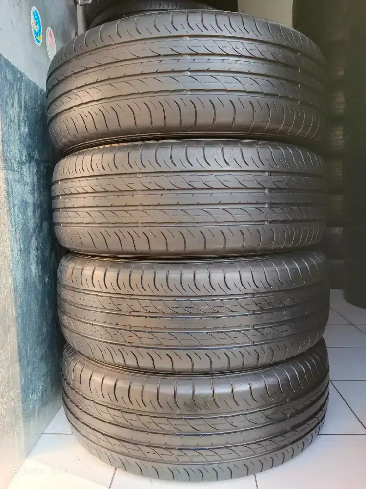Ban 235 60 R18 Dunlop SP Sport Maxx 050 CRV XTRAIL CAPTIVA