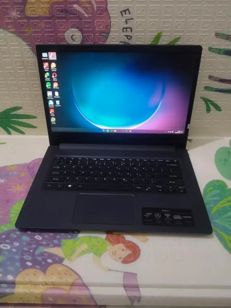 Acer Aspire A314-22
AMD 3020e With Redeon Graphics 
Ram 4 GB
SSD 256GB
