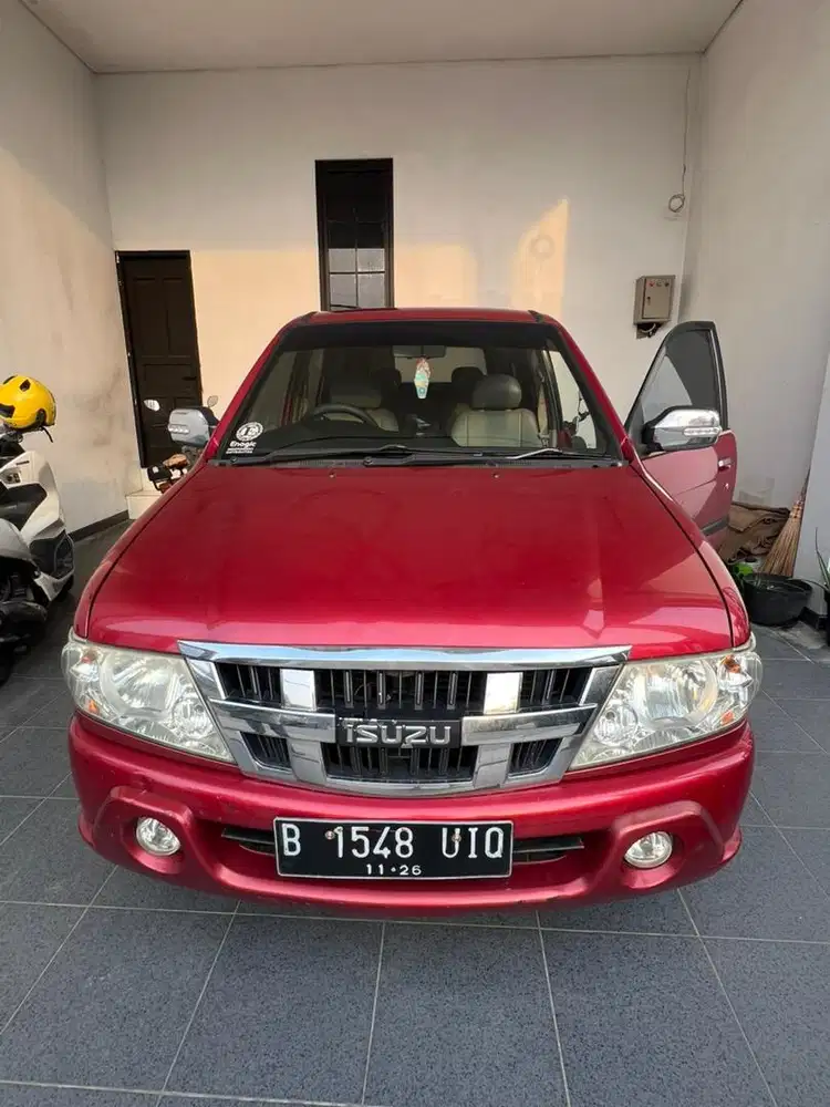 Isuzu panther ls turbo m/t 2016