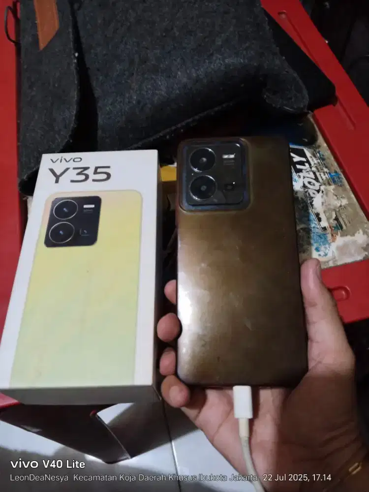 Vivo Y35 second