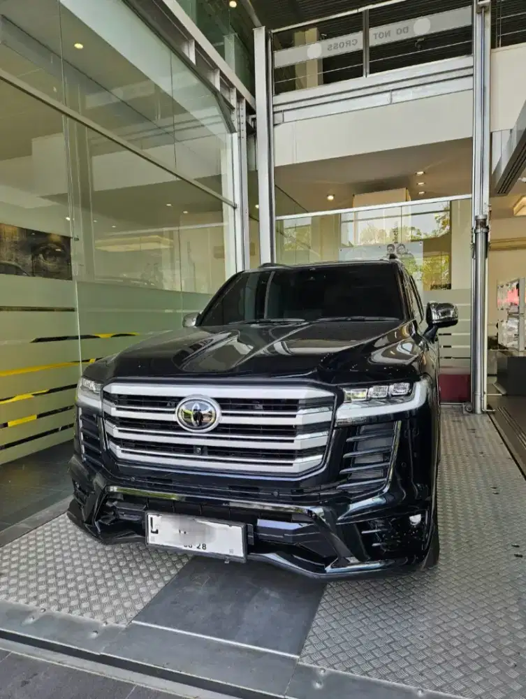 TOYOTA LANDCRUISER VXR 300 2023