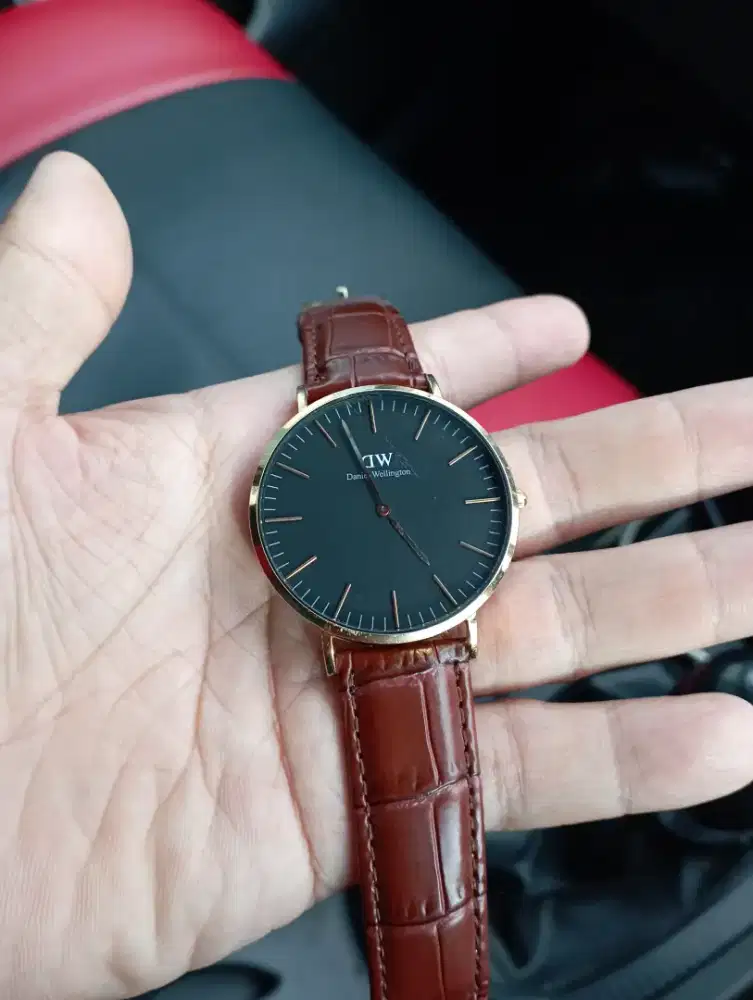 Jam tangan DW pria ori siap pakai elegan