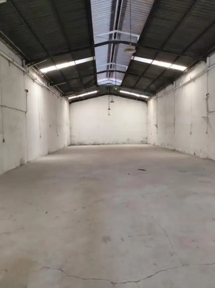 Disewakan Gudang Margomulyo Permai*
