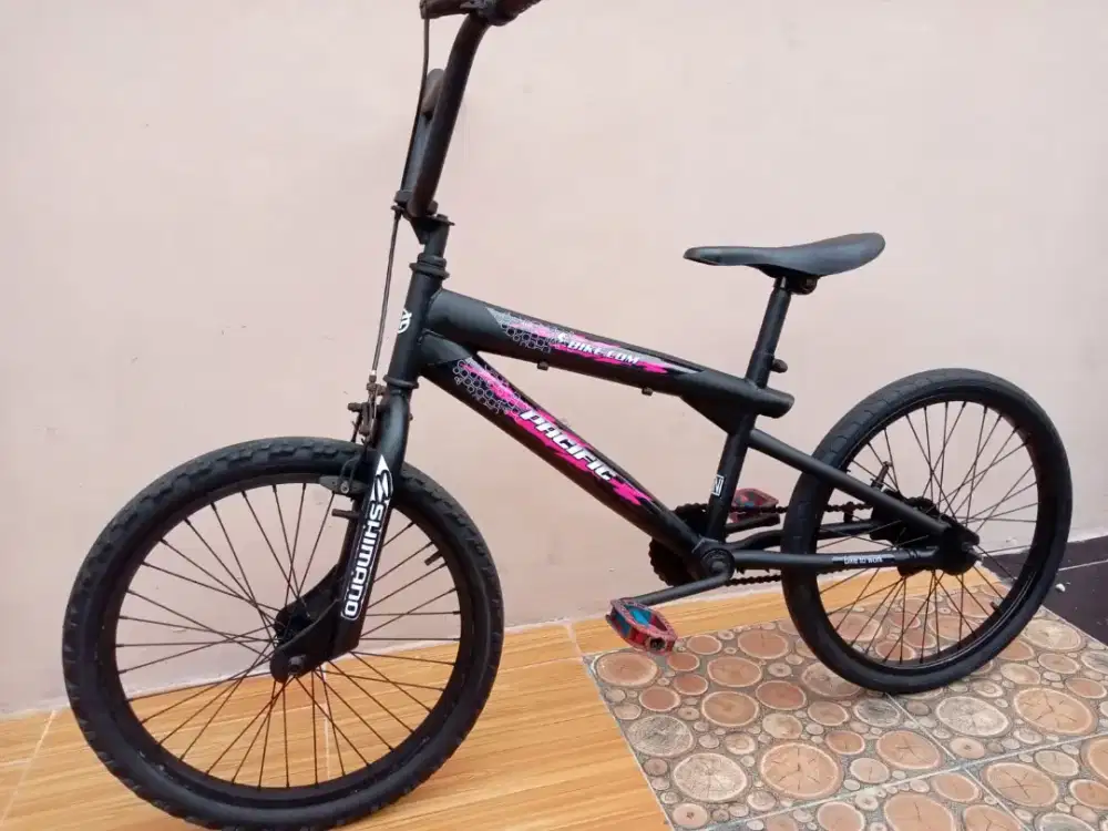 Sepeda BMX ukuran 20 rem torpedo