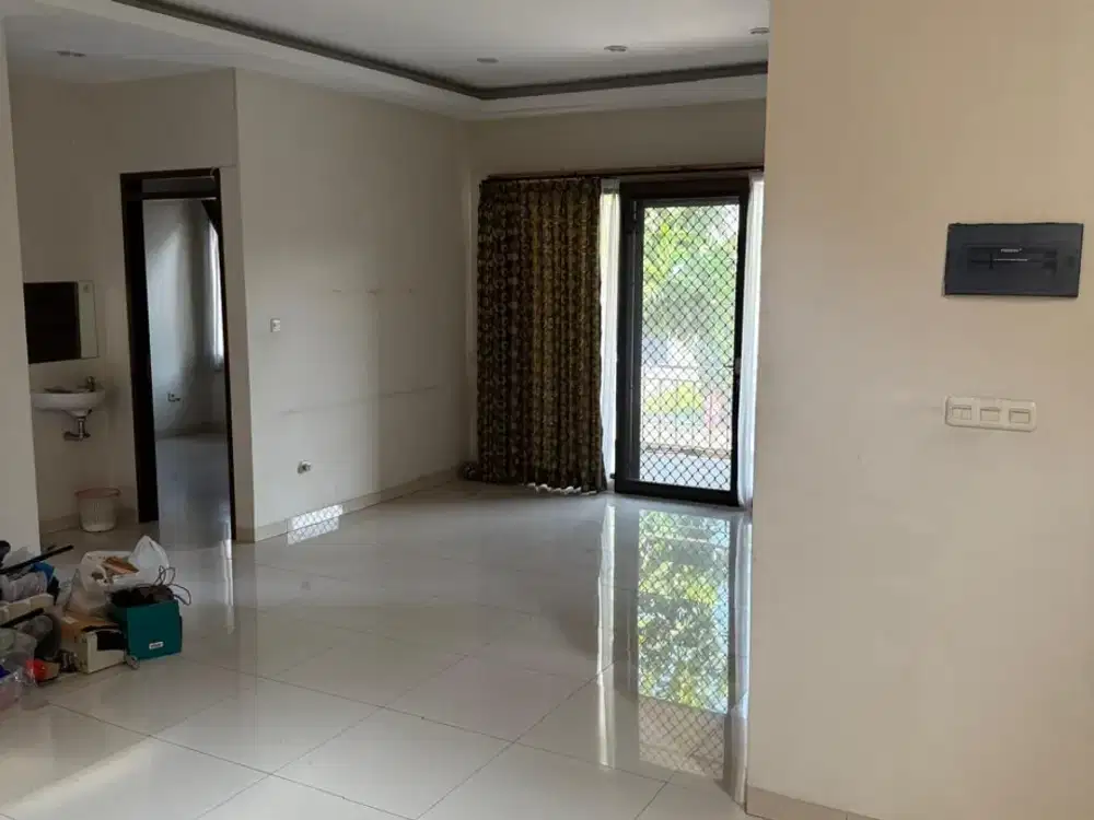 Dijual/Disewakan Rumah di Singgasana Pradana Bandung Terawat