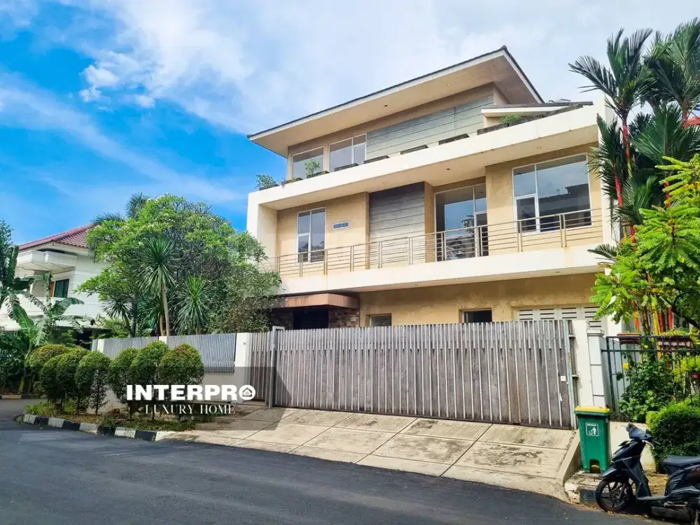 Rumah Hook 3 Lantai Dijual Taman Permata Buana Mewah dan Luas - 380m2