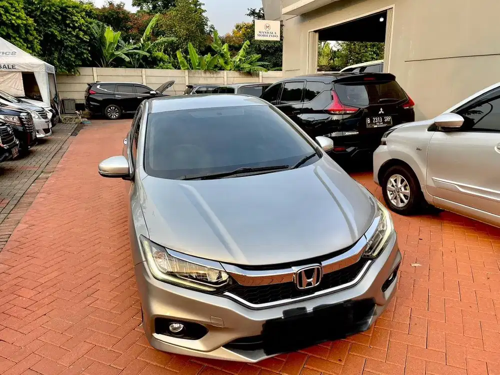 Honda City 1.5 e 2018 AT silver metallic