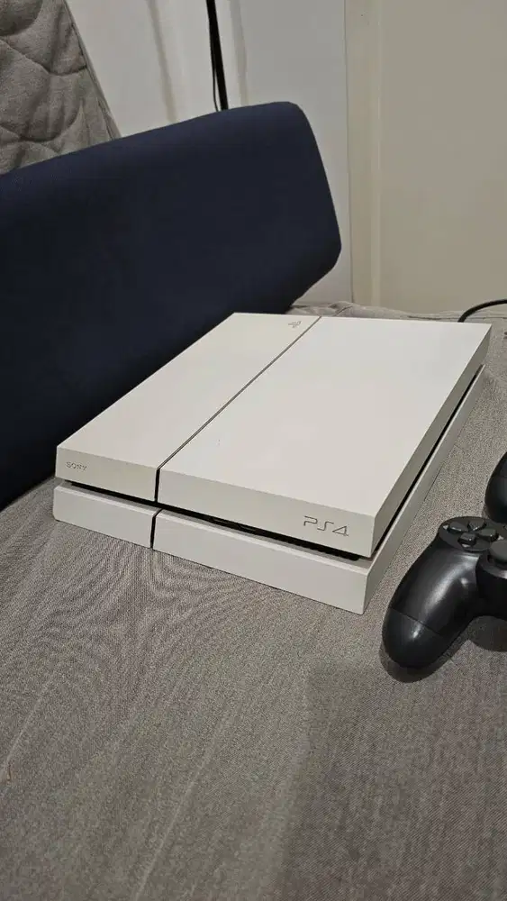 Dijual PS4 Slim 500 GB
