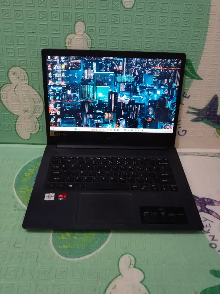 Acer Aspire 3 A314-22
AMD Athlon Silver 3050U
Ram 4 GB
SSD 256 GB