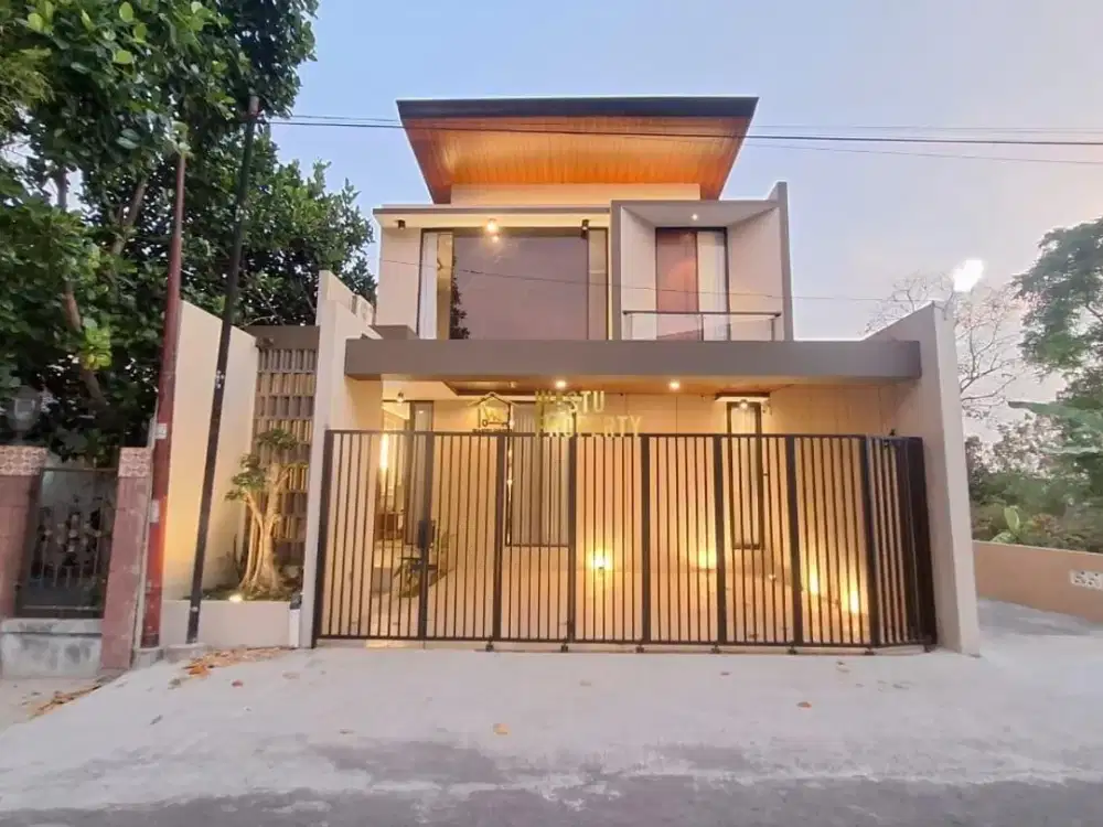 HUNIAN EKSKLUSIF 2 LANTAI FULL FURNISH DI MAGUWOHARJO