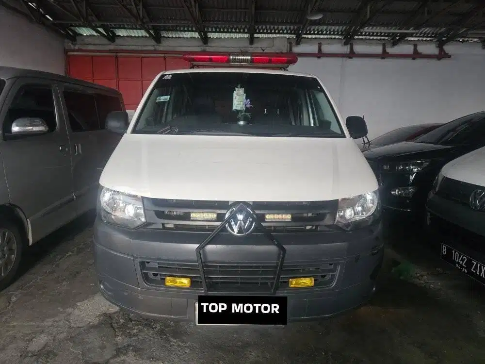 VW Transporter ambulance Diesel MT  
2013