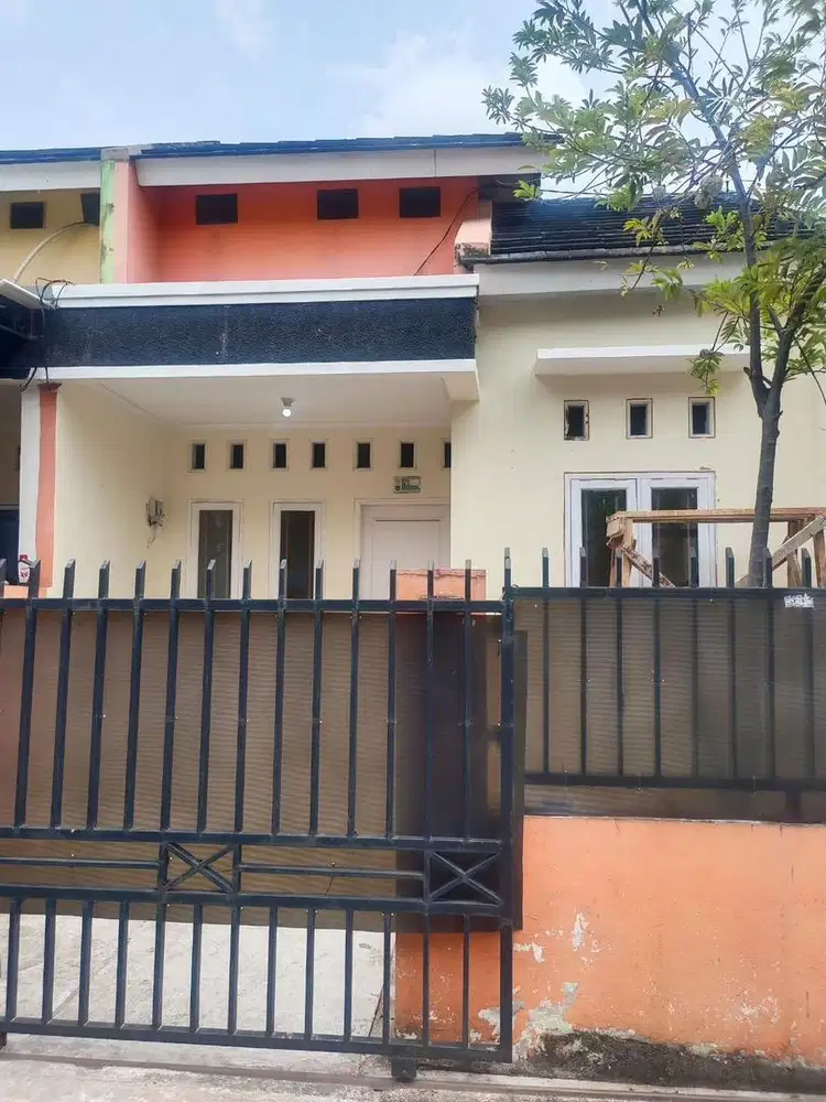Disewakan Rumah di Cluster Kecil Pondok Kacang Barat
