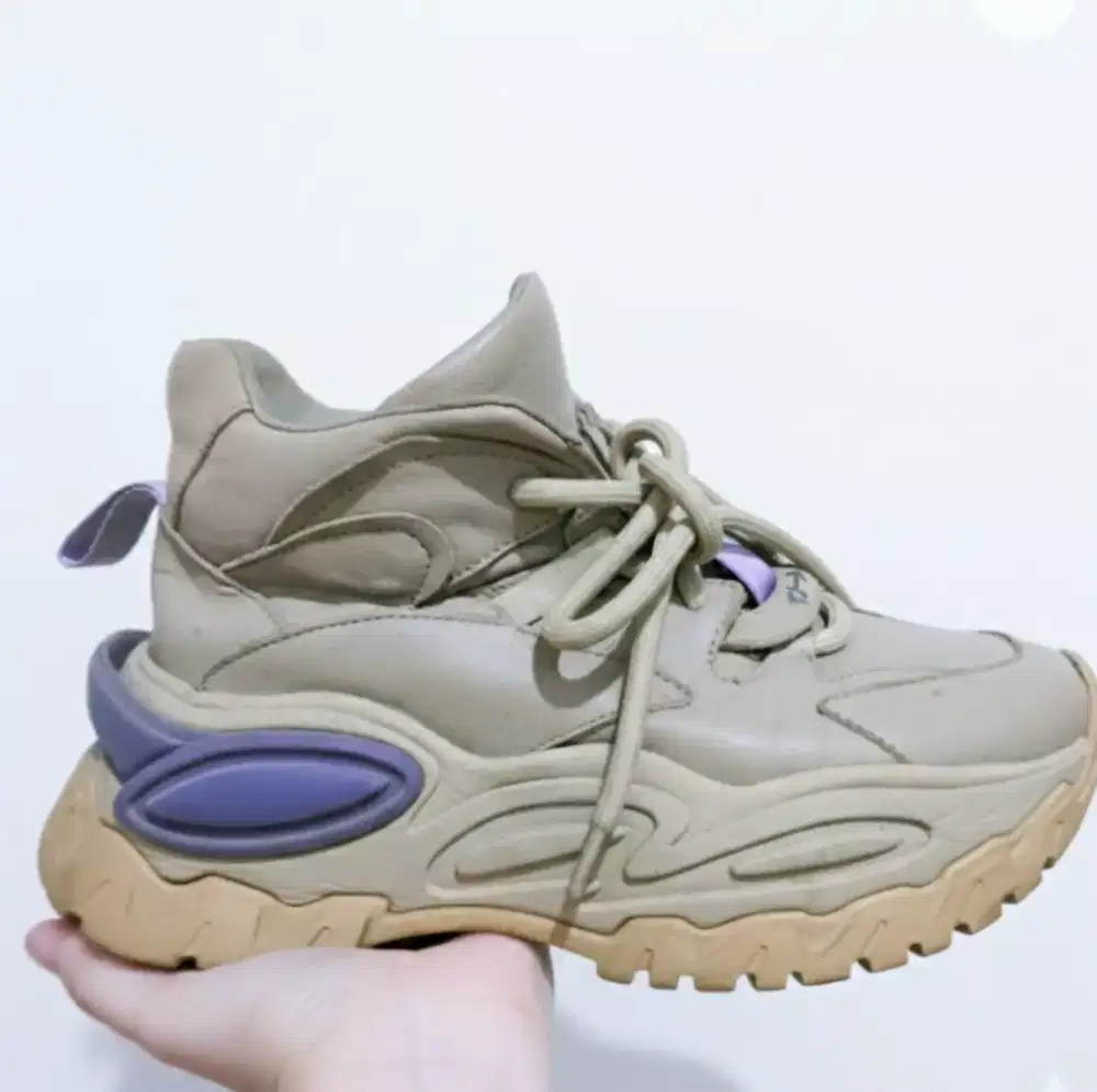 sepatu preloved