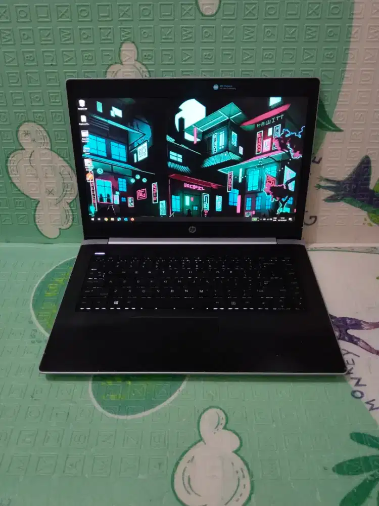 HP ProBook 440 G5 
Keyboard Nyala
Core i7
Ram 16 GB
SSD 256+HDD 500 GB