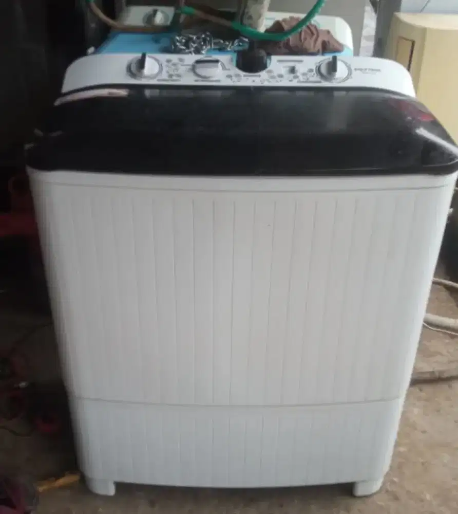 Mesin cuci 2tabung merek polytron 10kg