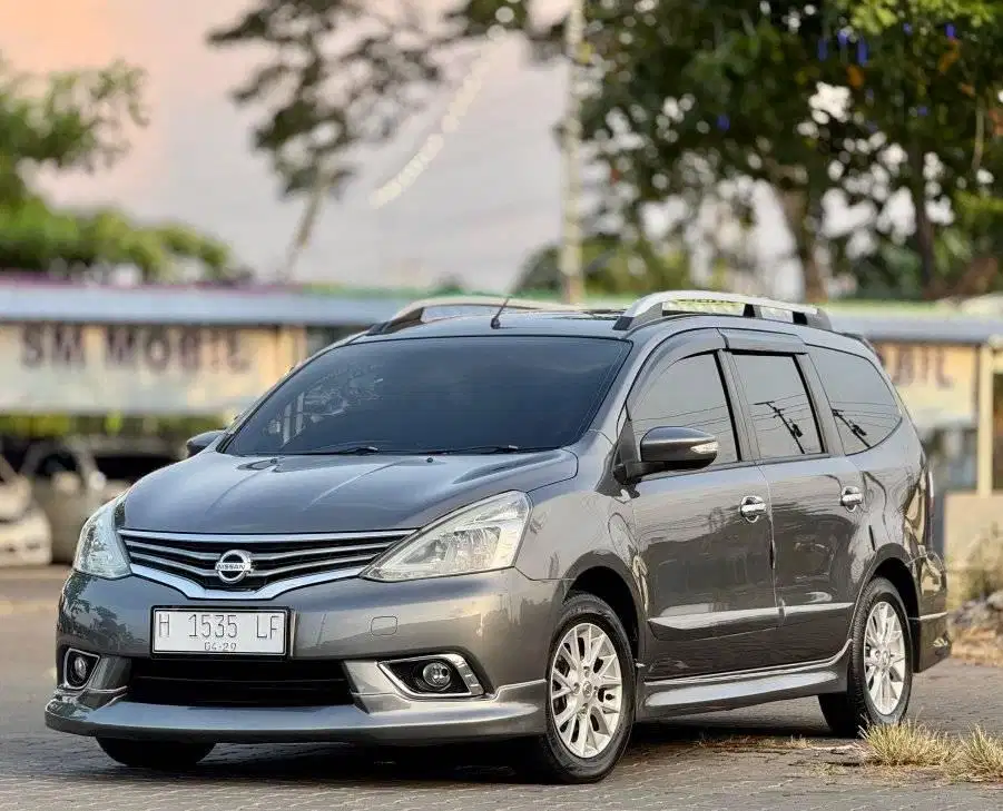 Nissan Grand Livina HWS 2013 Automatic Plat H Istimewa