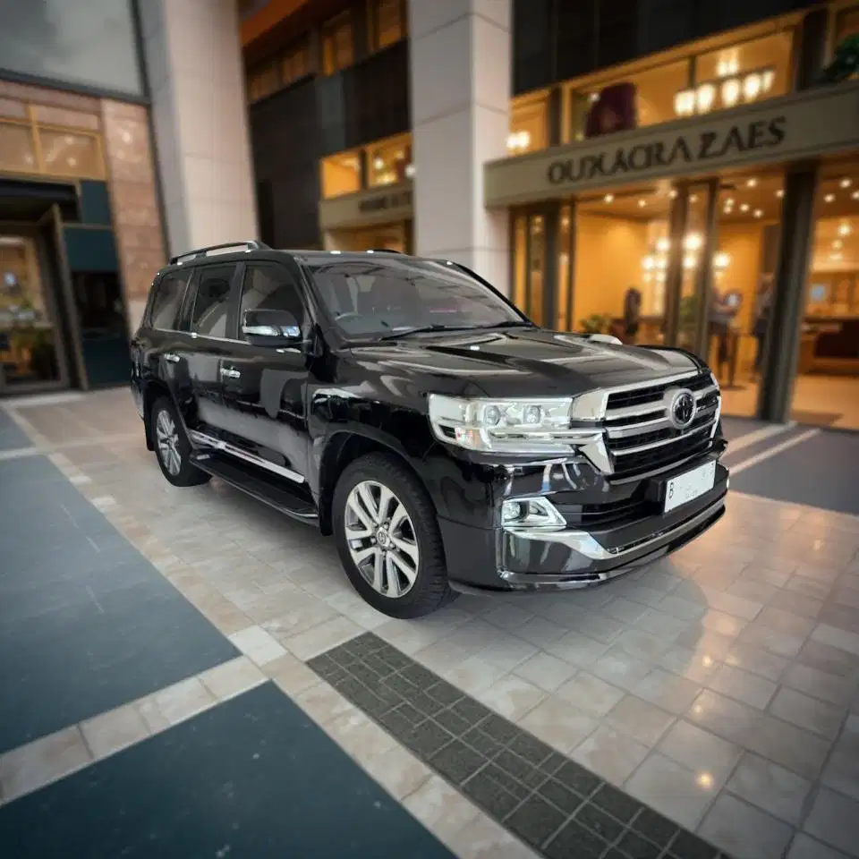 Toyota Land Cruiser 4.5 VX-R 200 2018