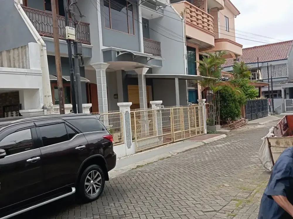 Rumah Keren Bebas Banjir di Pondok Kopi