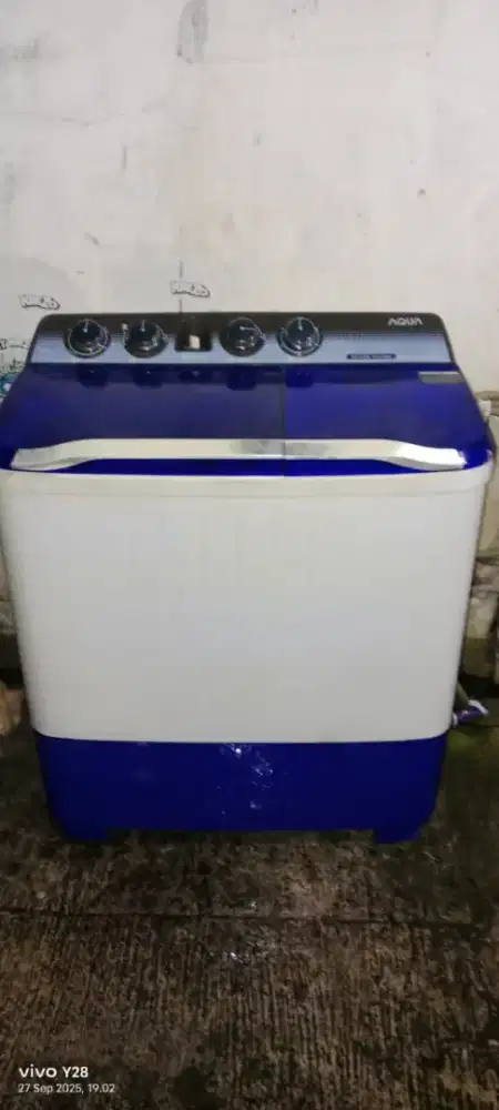 Dijual mesin cuci merk AQUA