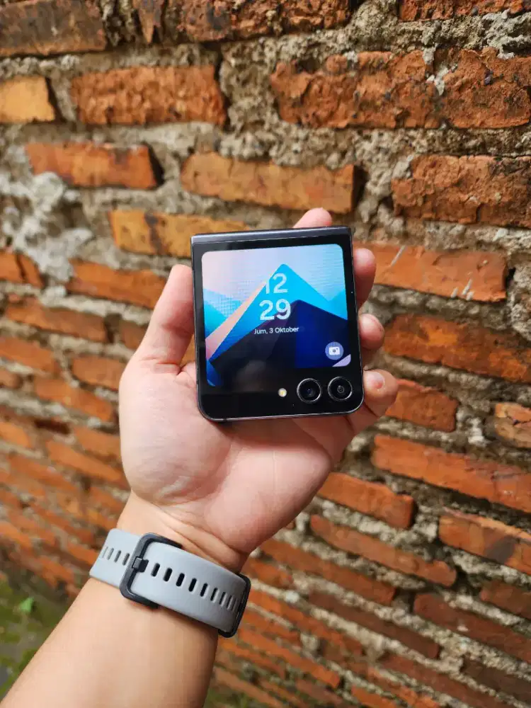 Samsung Galaxy Z Flip 5 512GB SEIN Fullset Normal