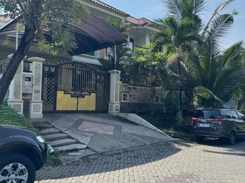 Dijual Rumah Golf View Jalan Raya Bukit Darmo Golf Dekat Pakuwon Mall