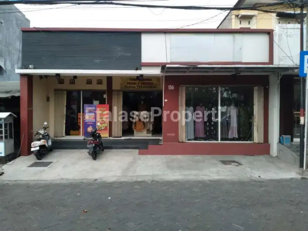 Ruko Strategis Pinggir Jalan Raya Nan Ramai