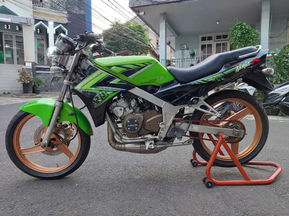 DIJUAL CASH KAWASAKI NINJA 150 R TAHUN 2015 PAJAK OFF SIAP PAKAI