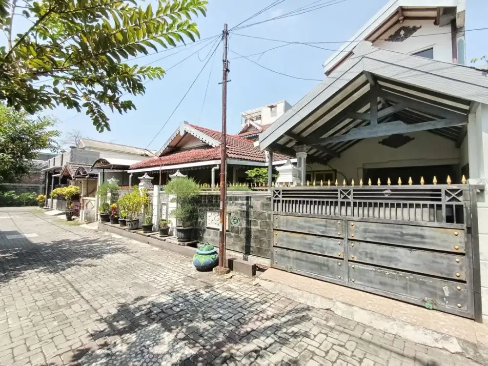 2 Rumah Jadi 1! Dijual Rumah 2 Lantai Classic Delta Sari Indah Waru