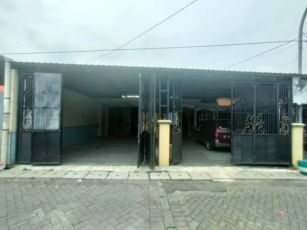 HEMAT 45-50%! DIJUAL LELANG RUMAH DI MADE SELATAN SAMBIKEREP DEKAT DENGAN CITRALAND UTAMA, GWALK, LONTAR