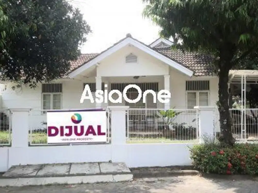 Dijual Rumah Besar Halaman Luas di Kemang Pratama 1 Kota Bekasi