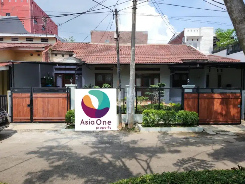 Rumah Luas di Cluster  ada taman depan dan belakang