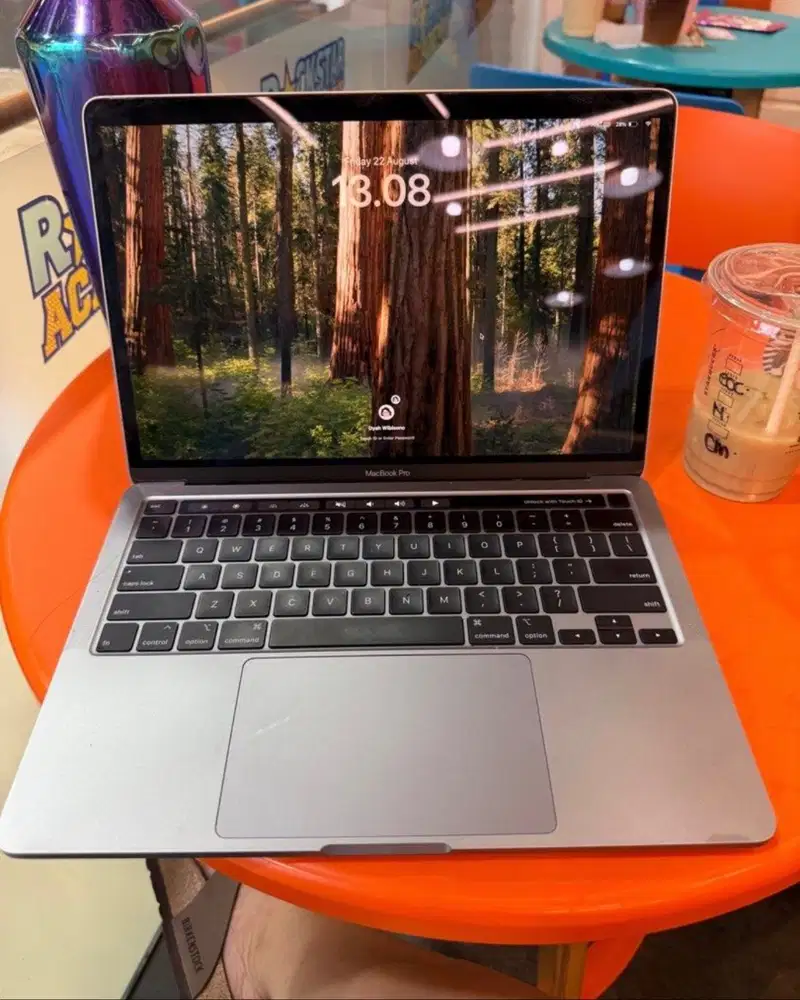 MacBook Pro 13 2020 Touchbar Core i5 2Ghz RAM 16GB SSD 512GB - 16/512.