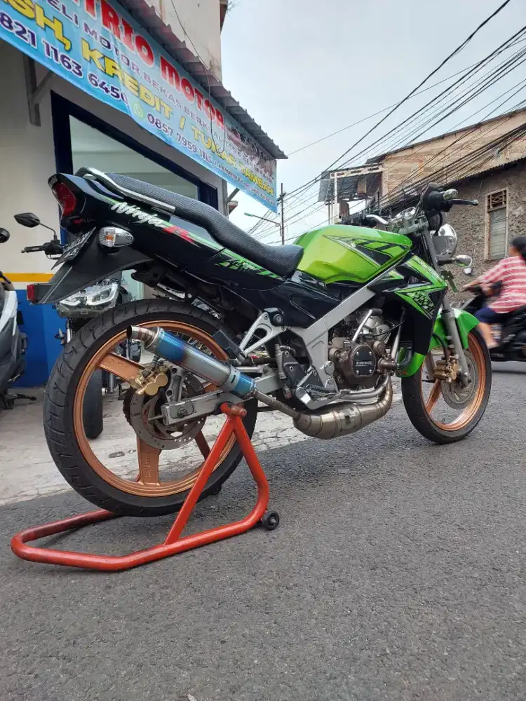 DIJUAL CASH KAWASAKI NINJA R 150 THN 2015 PAJAK OFF SIAP PAKAI