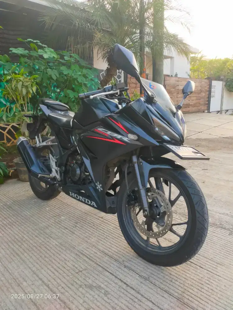 CBR 150R BLACK MATTE ISTIMEWA