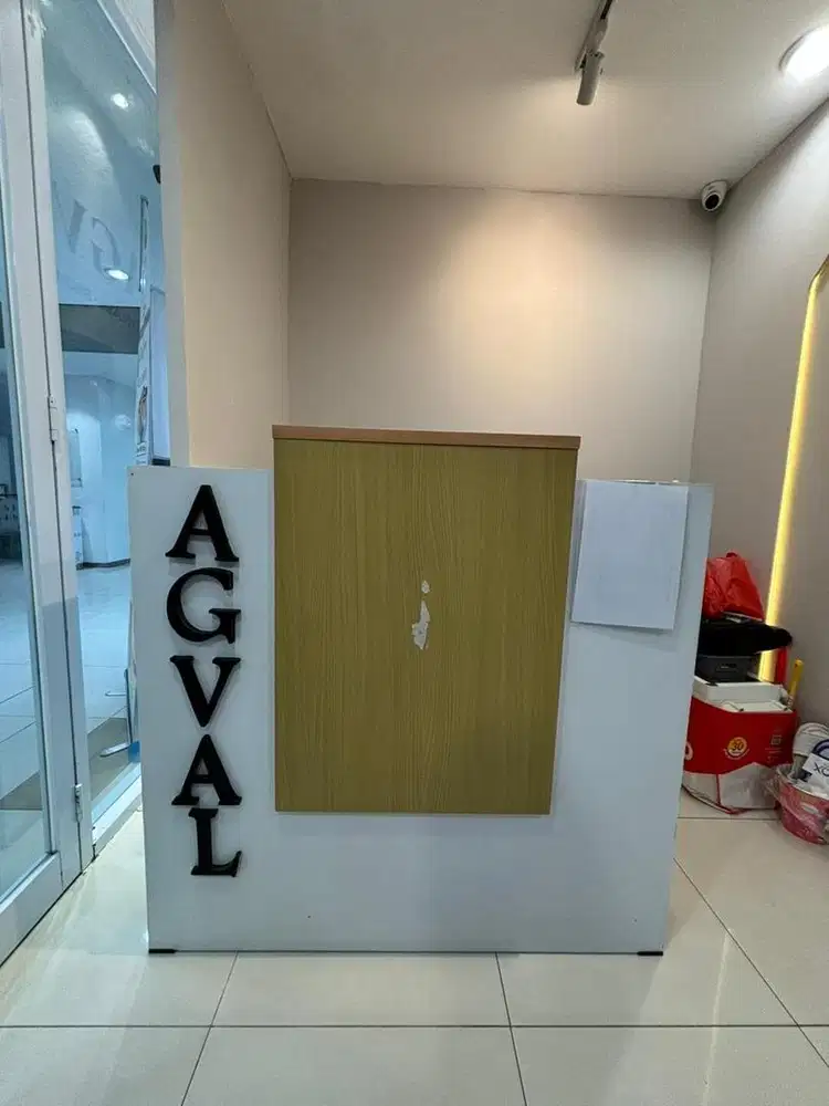 meja respsionis meja kasir