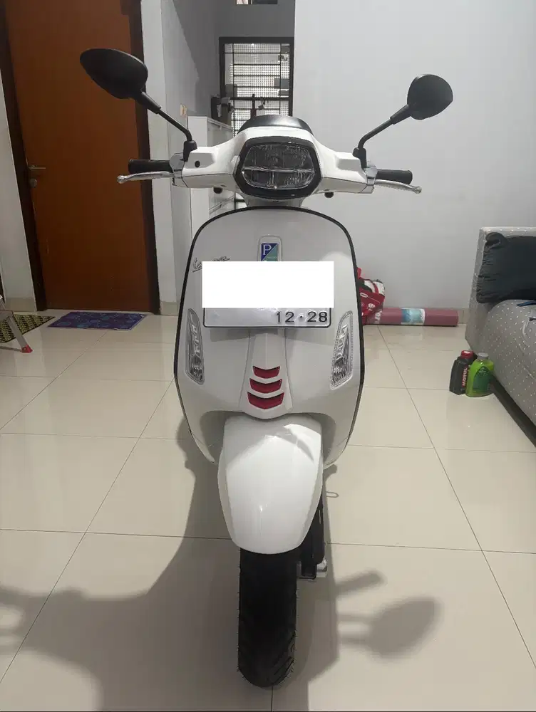 VESPA SPRINT 150 2023 WHITE RARE ANTIK ISTIMEWA KM RENDAH SEPERTI BARU