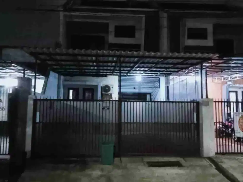 Dijual rumah lokasi strategis dan row jalan kembar bisa buat berbisnis deket sekolah PETRA Surabaya