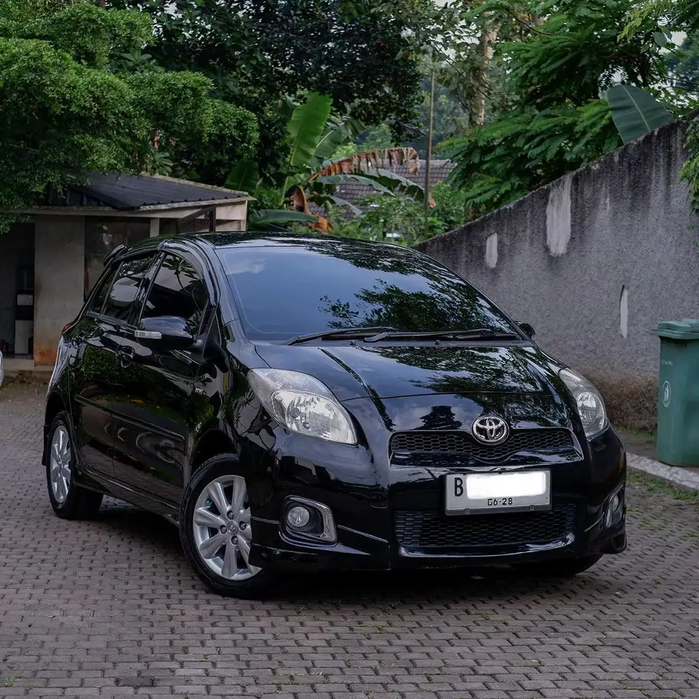 Low KM Toyota Yaris S limited 2013 A/T kondisi istimewa
